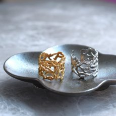 画像10: 秋の新作【金属アレルギー対応・フリーサイズ】クラウン小枝　サージカルカルステンレスリング(指輪・イヤーカフ）  (10)