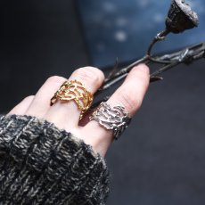 画像1: 秋の新作【金属アレルギー対応・フリーサイズ】クラウン小枝　サージカルカルステンレスリング(指輪・イヤーカフ）  (1)