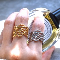 画像9: 秋の新作【金属アレルギー対応・フリーサイズ】クラウン小枝　サージカルカルステンレスリング(指輪・イヤーカフ）  (9)