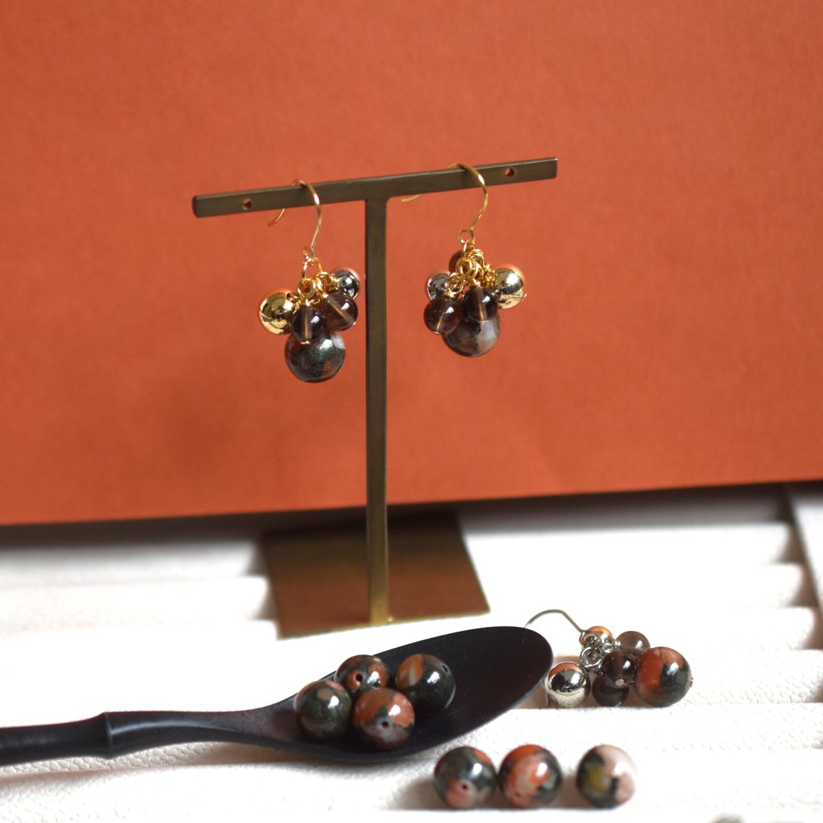 画像3: 冬の新作【選べる】希少石　ナンホーン瑪瑙　オーナメント風　メタルボール　サージカルステンレスピアス  (3)