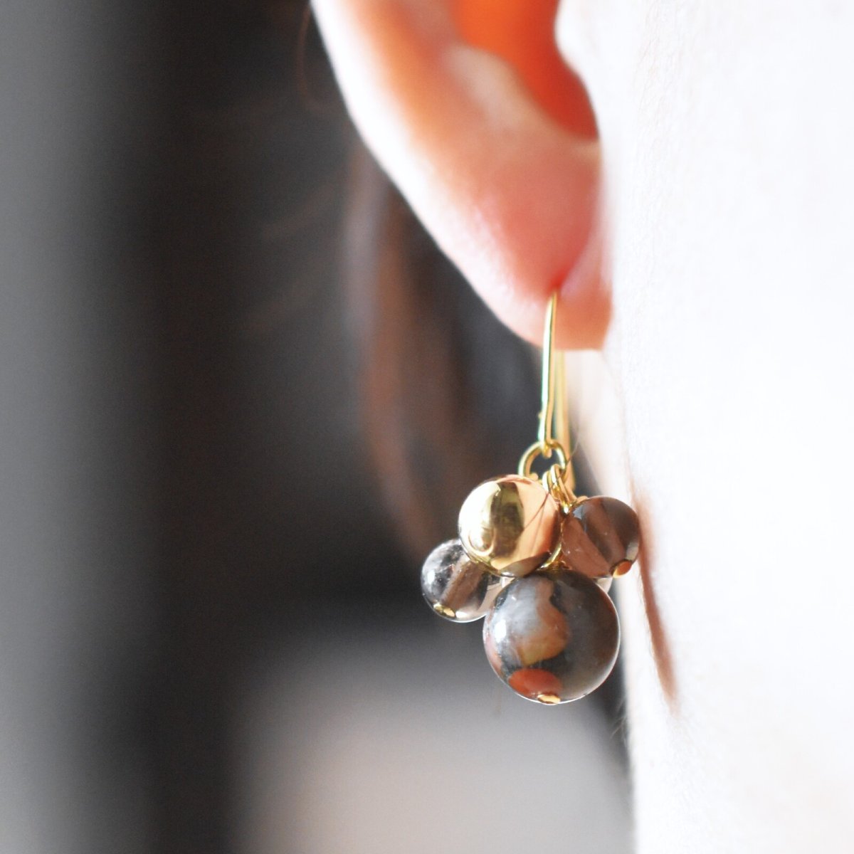 画像2: 冬の新作【選べる】希少石　ナンホーン瑪瑙　オーナメント風　メタルボール　サージカルステンレスピアス  (2)