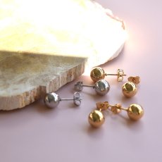 画像7: 冬の新作【選べる・金属アレルギー対応・つけっぱなし】メタルボール　8mm珠　サージカルステンレスピアス  (7)