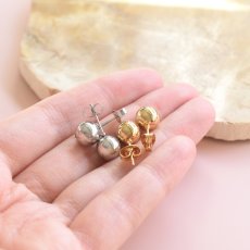 画像6: 冬の新作【選べる・金属アレルギー対応・つけっぱなし】メタルボール　8mm珠　サージカルステンレスピアス  (6)