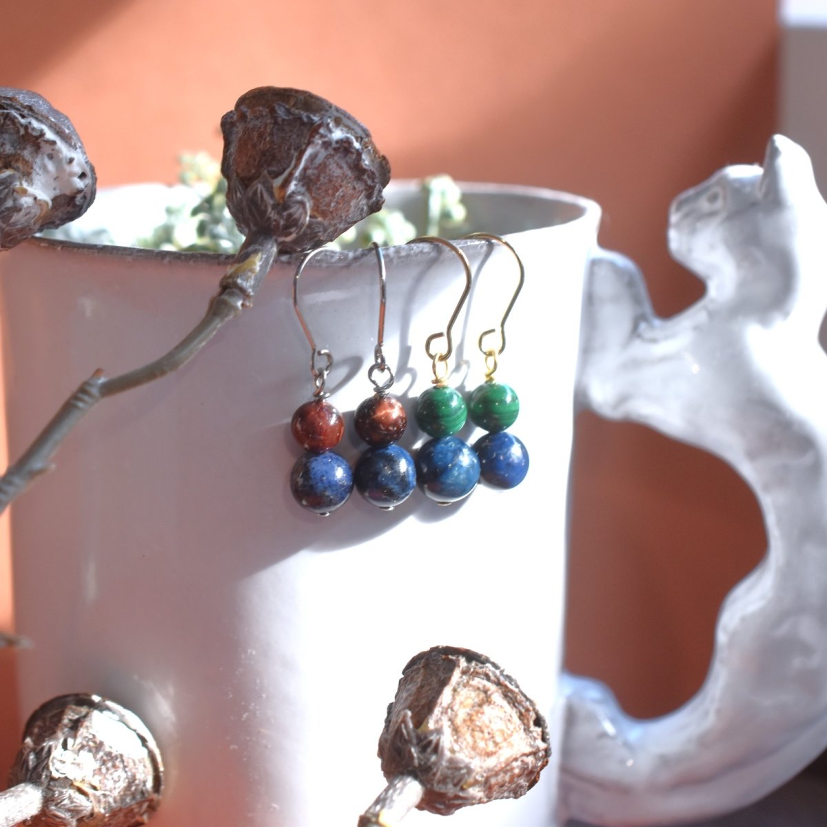 画像1: 冬の新作【数量限定】超希少　ブルー　スギライト　双子粒　サージカルステンレスピアス（マラカイト・レッドタイガーアイ）  (1)