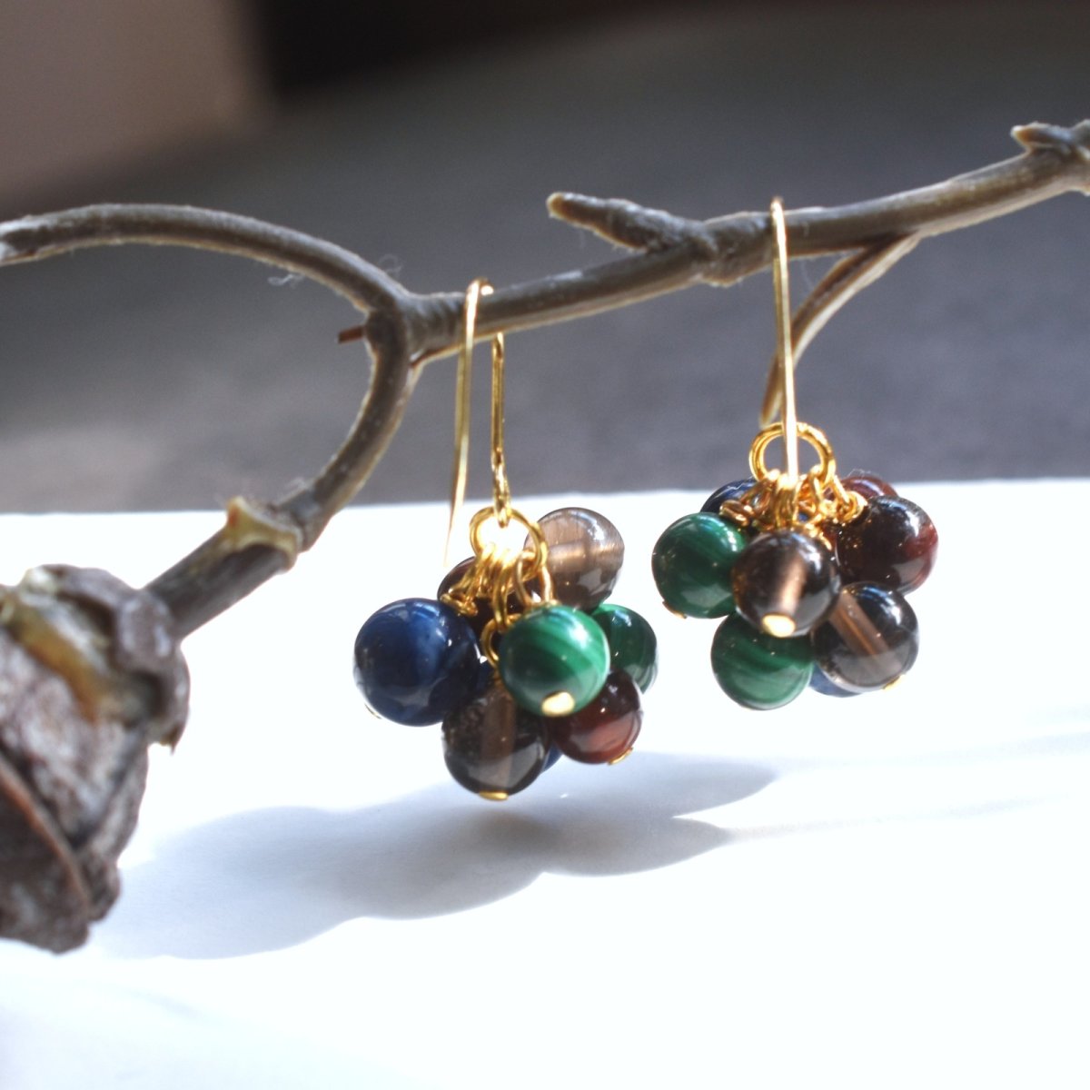 画像4: 冬の新作【数量限定】超希少　ブルー　スギライト　つぶつぶ　ボリューム　サージカルステンレスピアス  (4)