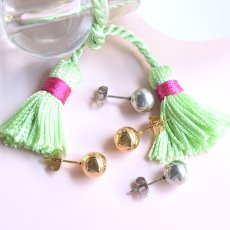 画像1: 冬の新作【選べる・金属アレルギー対応・つけっぱなし】メタルボール　8mm珠　サージカルステンレスピアス  (1)