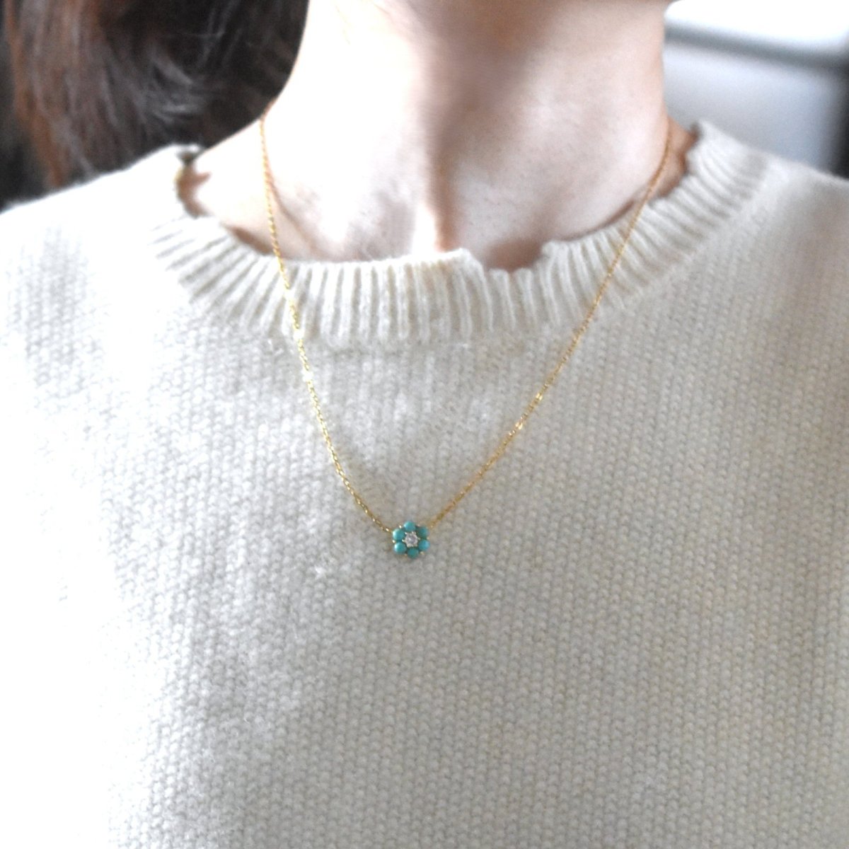 画像7: 冬の新作【限定7点】12月誕生石　天然ターコイズ　フラワー　サージカルステンレスネックレス  (7)