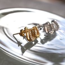 画像7: 冬の新作【選べる・金属アレルギー対応・つけっぱなし】2026午年　ホースシュー　馬蹄　サージカルステンレスピアス  (7)