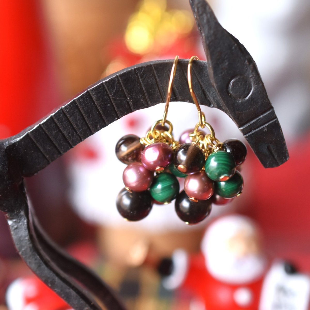 画像1: 冬の新作【数量限定】大人の色合い　オーナメント風　ボリューム　天然石パール　サージカルステンレスピアス   (1)