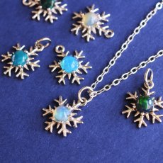 画像7: 冬の新作【選べる・数量限定】雪の結晶　エチオピアン　オパール　シルバー　サージカルステンレスネックレス40cm  (7)