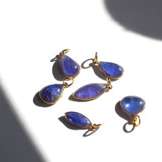 画像1: 特別価格【選べる・1点もの】インドジャイプール仕入れ！　タンザナイト　フレーム　サージカルステンレスネックレス  (1)