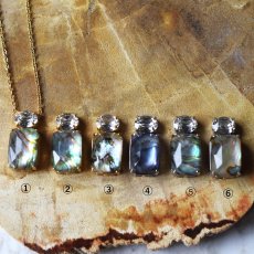 画像3: 特別価格【残り2・1点もの】香水　フレーム　アバロンシェルクリスタル　×　クリスタルガラス　サージカルステンレスネックレス  (3)