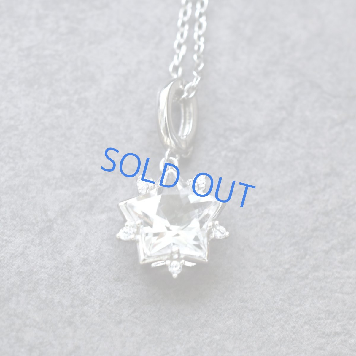 画像2: 冬の新作【残り１】宝石質　クリスタル　スター　ジェムカット　ペンダント　シルバー　サージカルステンレスネックレス (2)