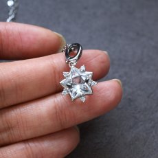 画像8: 冬の新作【限定２】宝石質　クリスタル　スター　ジェムカット　ペンダント　シルバー　サージカルステンレスネックレス (8)