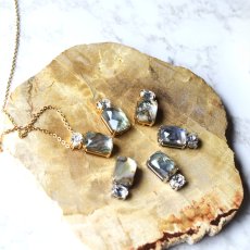 画像6: 特別価格【残り2・1点もの】香水　フレーム　アバロンシェルクリスタル　×　クリスタルガラス　サージカルステンレスネックレス  (6)