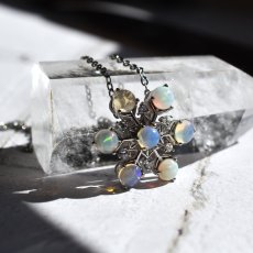 画像2: 冬の新作【1点物】大粒　雪の結晶　エチオピアンオパール　ペンダント　シルバー　サージカルステンレスネックレス (2)