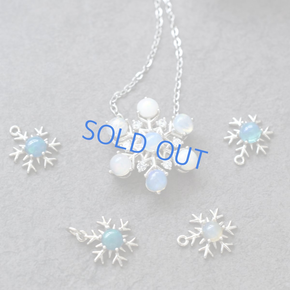 画像1: 冬の新作【1点物】大粒　雪の結晶　エチオピアンオパール　ペンダント　シルバー　サージカルステンレスネックレス (1)