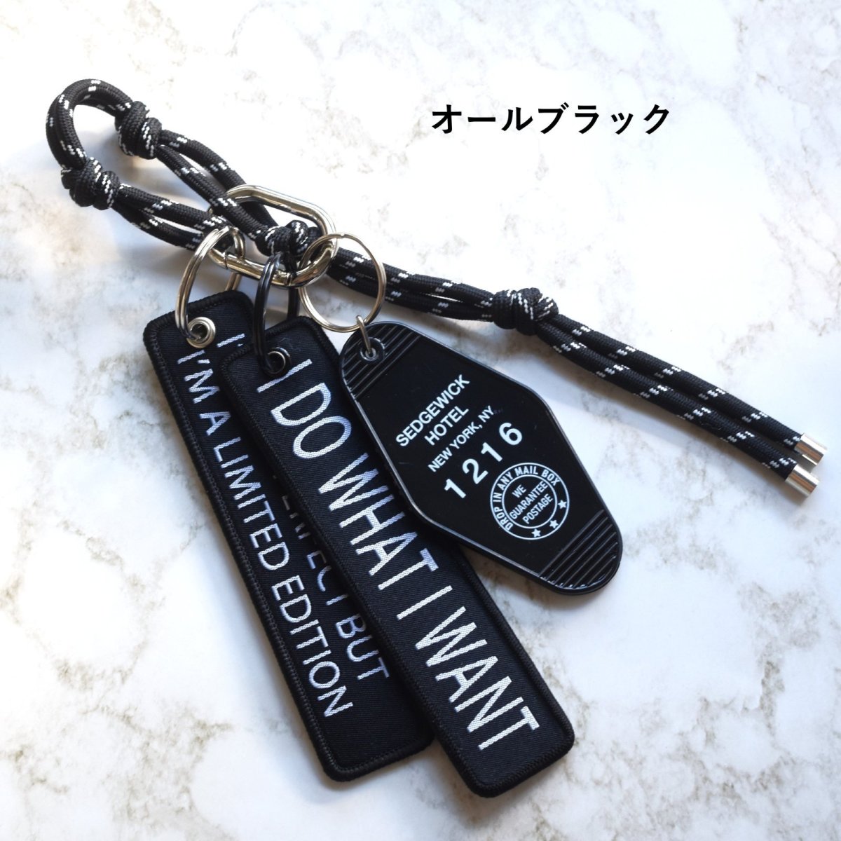 画像2: 人気黒色新追加！【限定・選べる】男女兼用！クラシックカラー　コード×アクリル　カラビナ　バッグチャーム  (2)