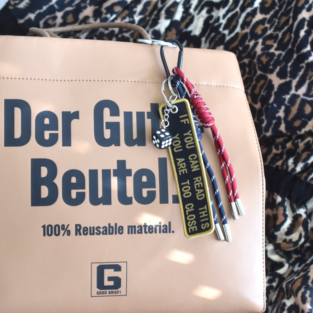 画像7: 新作追加！男女兼用【数量限定】コード×タグ　ハート　カラビナ　ハンドストラップ・スマホホルダー・バッグチャーム (7)