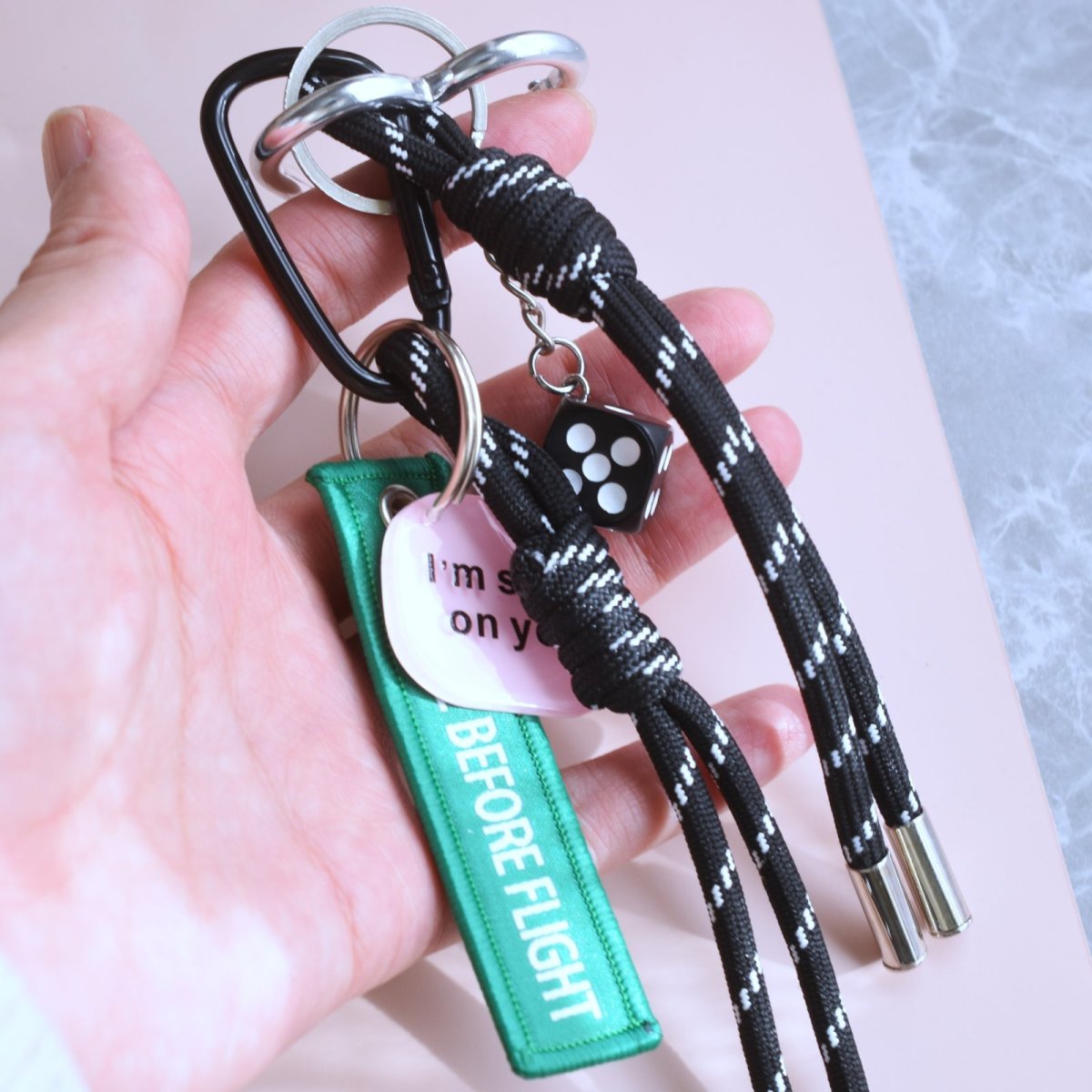 画像5: 新作追加！男女兼用【数量限定】コード×タグ　ハート　カラビナ　ハンドストラップ・スマホホルダー・バッグチャーム (5)