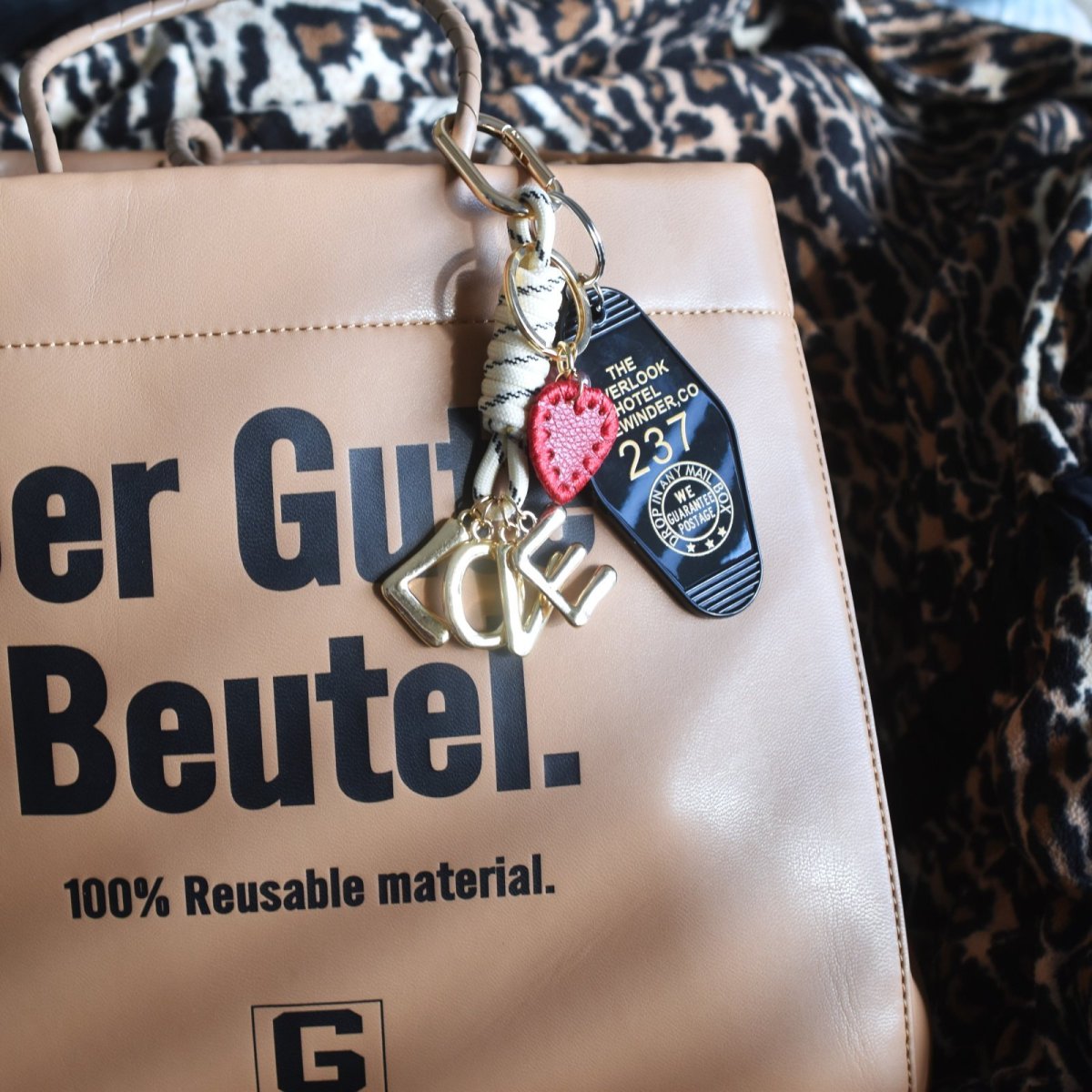 画像9: 冬の新作【数量限定】LOVE＆ハート　レッドアベンチュリン　カラビナ　ハンドストラップ・バッグチャーム  (9)