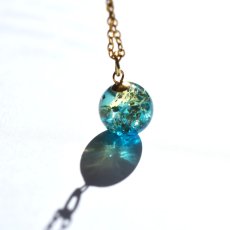 画像7: 春の新作【残り26】朝の海のきらめき　バイカラー　ブルーグリーン＆イエロー　アンバー　(琥珀）　ステンレスネックレス  (7)