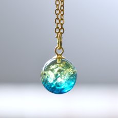 画像5: 春の新作【残り26】朝の海のきらめき　バイカラー　ブルーグリーン＆イエロー　アンバー　(琥珀）　ステンレスネックレス  (5)