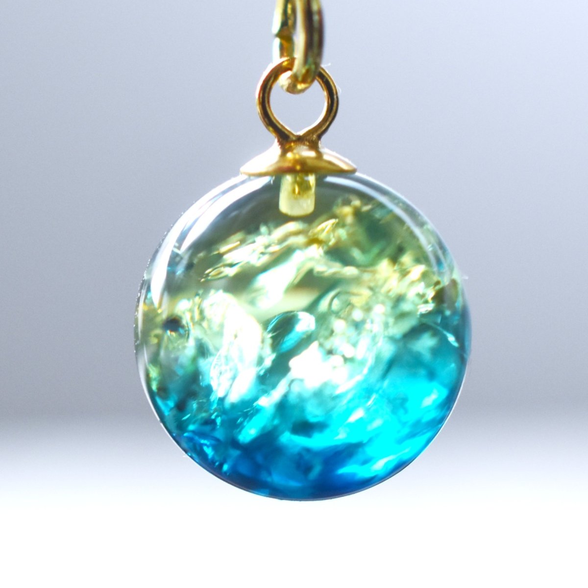 画像14: 春の新作【残り26】朝の海のきらめき　バイカラー　ブルーグリーン＆イエロー　アンバー　(琥珀）　ステンレスネックレス  (14)