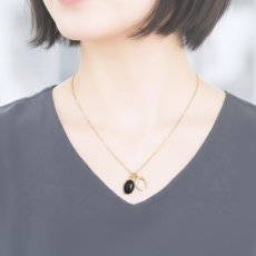 画像7:  冬の新作【残り4点】希少石　グリーンマイカ　カボション　馬蹄チャーム付き　サージカルステンレスネックレス40cm  (7)