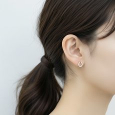 画像3: 大人気【選べる・金属アレルギー対応・つけっぱなし】2026午年　ホースシュー　馬蹄　サージカルステンレスピアス  (3)