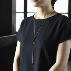 画像13: 新作【残り14】ブラッドオレンジカーネリアン　Y字　サージカルステンレス　ロングネックレス（シルバー・ゴールド） (13)