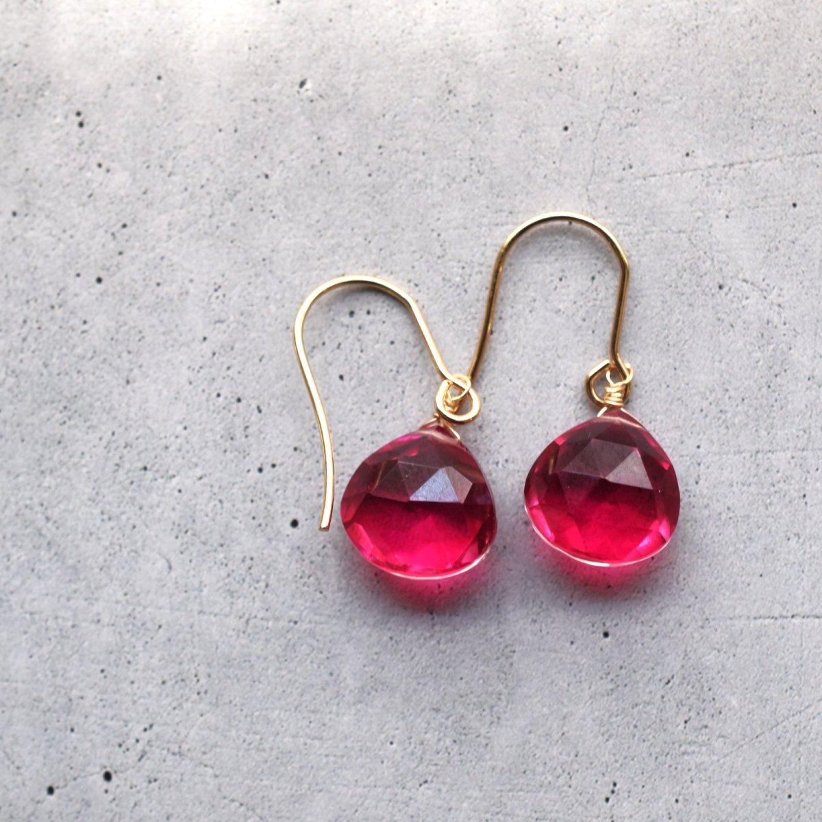 画像5: 半額SALE【限定数のみ・金具変更可能】ラズベリーピンク　クォーツ　トリプレットマロンカット　サージカルフックピアス (5)