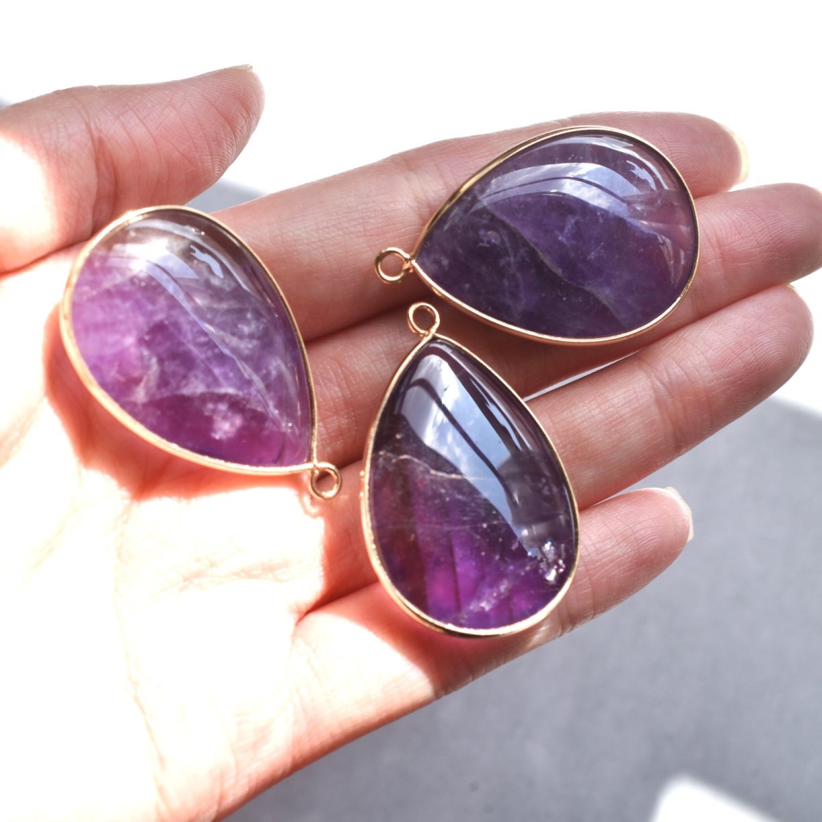 画像4:  春の新作【限定数のみ】超大粒　原石の風合い　アメジスト　ペンダント　サージカルステンレスネックレス  (4)