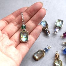 画像12:  春の新作【選べる・各1点もの】香水ボトル　アバロンシェル　×　カラー　クリスタルガラス　サージカルステンレスネックレス  (12)