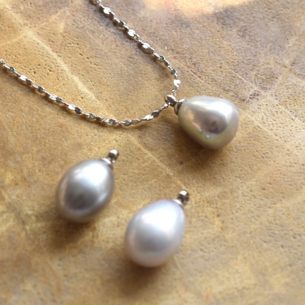 画像12:  春の新作【選べる】大粒　AAAAランク　グレーシルバー　淡水パール　ドロップ　サージカルステンレスネックレス  (12)