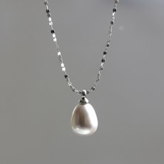 画像1:  春の新作【選べる】大粒　AAAAランク　グレーシルバー　淡水パール　ドロップ　サージカルステンレスネックレス  (1)