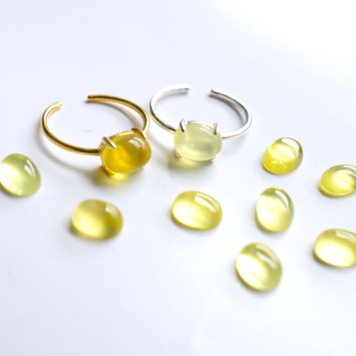 画像3: 春の新作【金属アレルギー対応】天然カラー　ミモザ　イエロープレナイト　オーバル　カボション　SVリング(指輪）  (3)