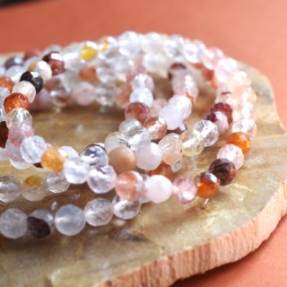 完売】「幻のクォーツ」ウラル山脈産 アイスクォーツ お守り