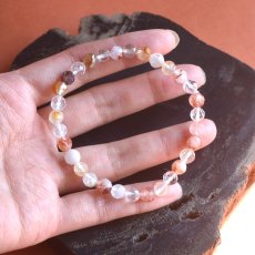 画像13: 人気完売品再入荷！【限定13】新年度お守りに♪　レッド系　ヒマラヤ　パールヴァティー渓谷産　マニカラン水晶ブレスレット  (13)