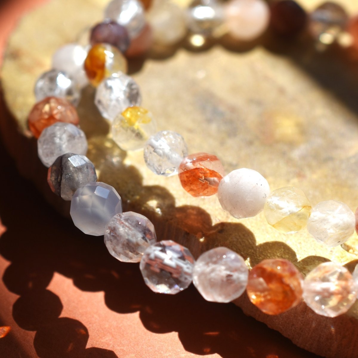 画像4: 人気完売品再入荷！【限定13】新年度お守りに♪　レッド系　ヒマラヤ　パールヴァティー渓谷産　マニカラン水晶ブレスレット  (4)