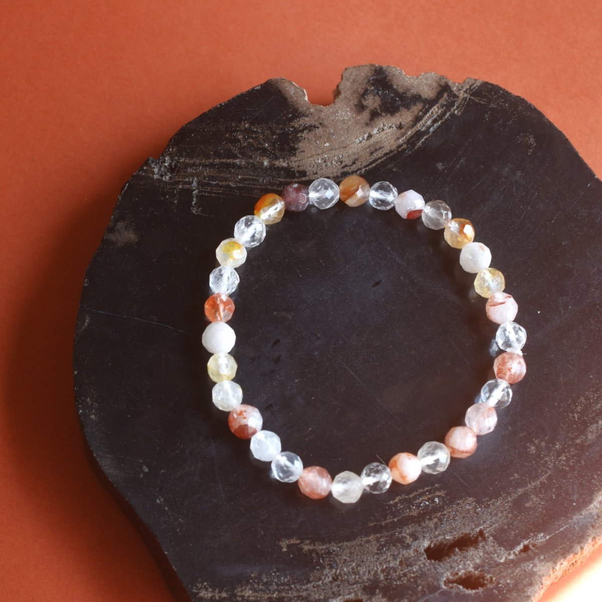 画像14: 人気完売品再入荷！【限定13】新年度お守りに♪　レッド系　ヒマラヤ　パールヴァティー渓谷産　マニカラン水晶ブレスレット  (14)