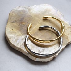 画像6: 春の新作【汗のかく季節に！】ウェーブライン　サージカルステンレス製　バングル・ブレスレット　 (6)