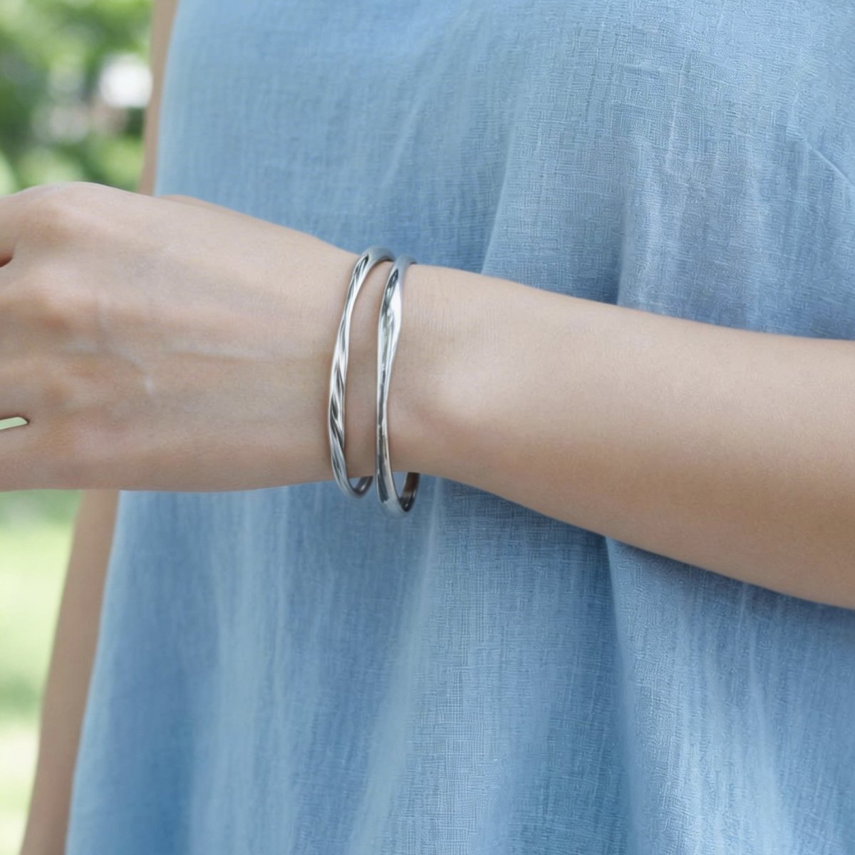 画像10: 春の新作【汗のかく季節に！】ウェーブライン　サージカルステンレス製　バングル・ブレスレット　 (10)