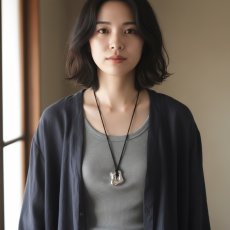 画像9: 夏の新作【選べる・汗をかく季節に】大ぶり　メタルパーツ　チャーム　合皮スエードコードネックレス (9)