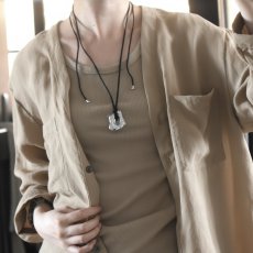 画像12: 夏の新作【選べる・汗をかく季節に】大ぶり　メタルパーツ　チャーム　合皮スエードコードネックレス (12)