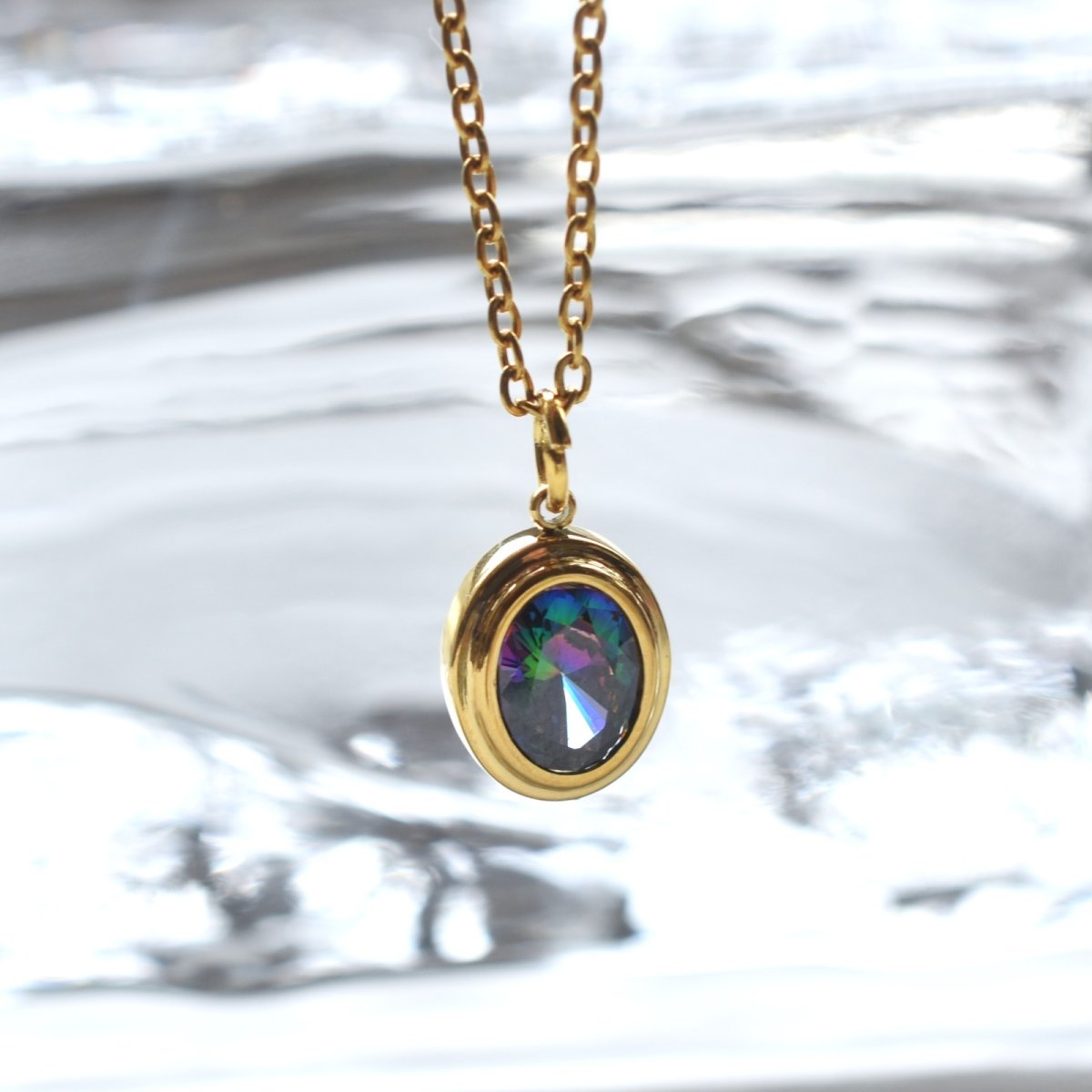 画像2: 秋の新作【限定数】夜空オーロラ　9mm　ミスティッククォーツ　オーバル　ジェムカット　　サージカルステンレスネックレス (2)
