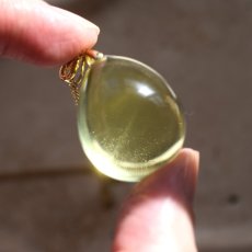 画像6: 秋の新作【各１点もの】超大粒　つるりん　レモンクォーツ 　サージカルステンレスネックレス60cm (6)